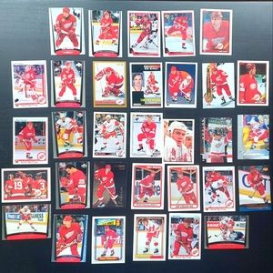 30+ Detroit Red Wings Hockey Cards from the 90's From Various Sets!